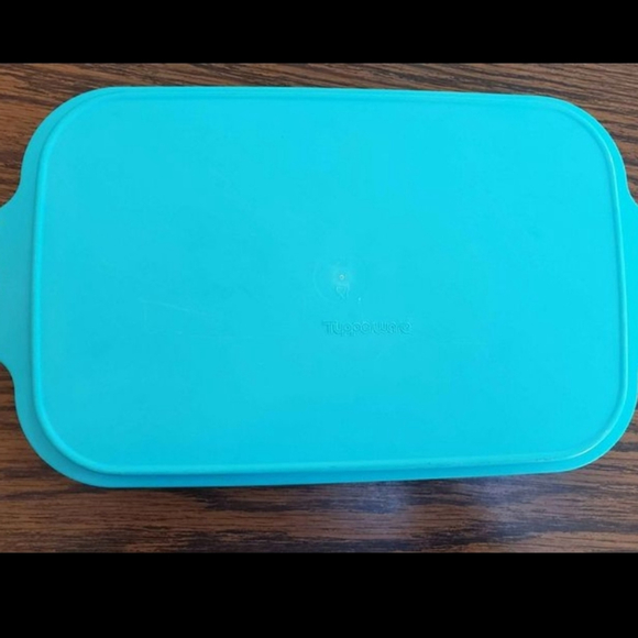 Tupperware Jello Mold with 7 Fun Shapes - Picture 2 of 4